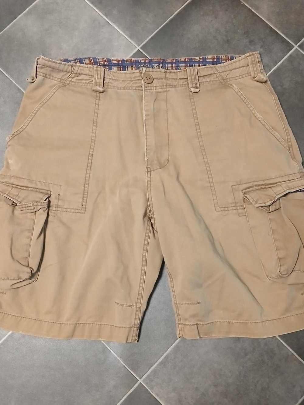 Carbon Size 36 Khaki Cargo Shorts with Side Pockets W/ Plaid Lining